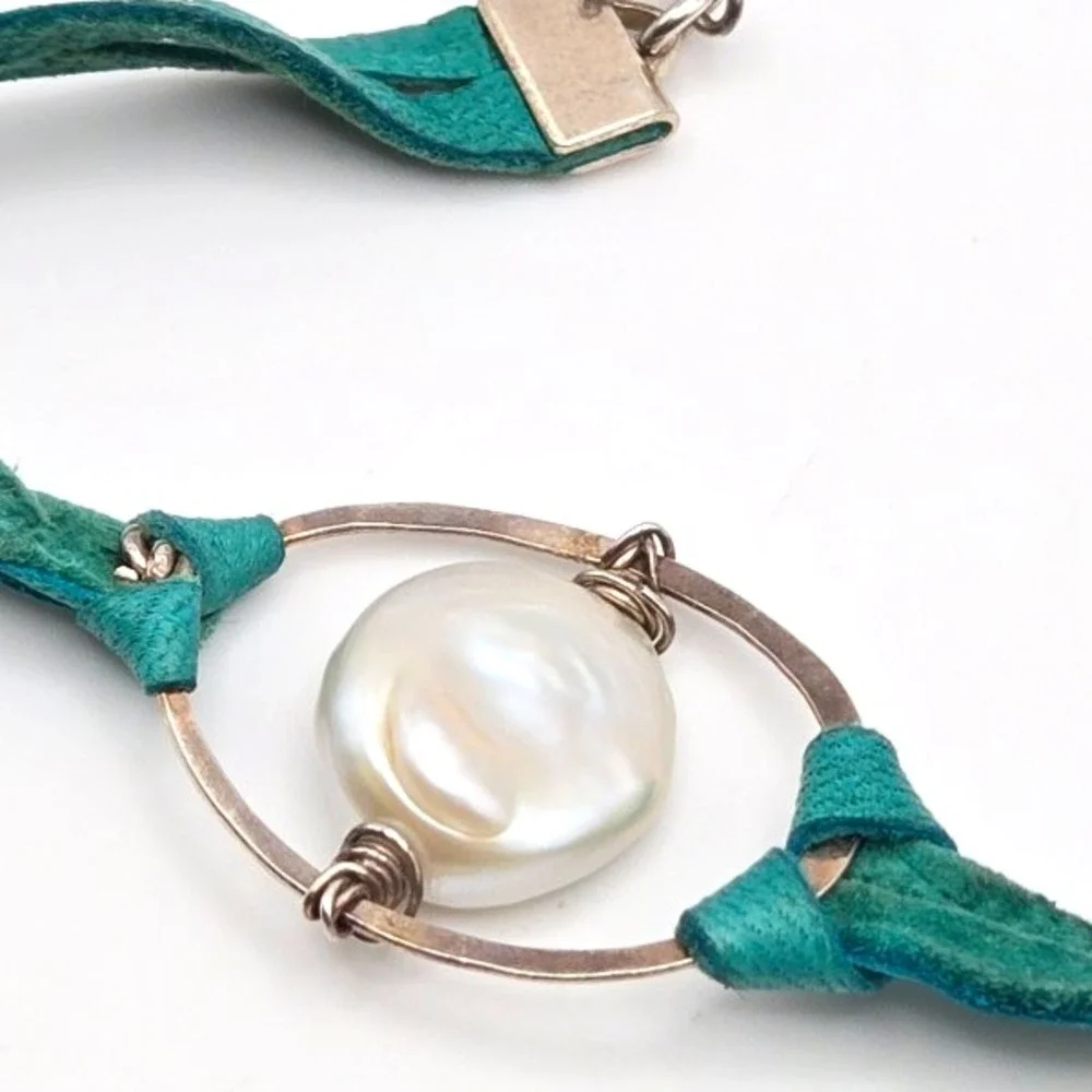 Handmade Green Leather and Genuine Freshwater‎ Coin Pearl Bracelet 925 Silver